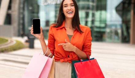 Cashback – co to jest, jak działa i ile kosztuje wypłata gotówki w sklepie?