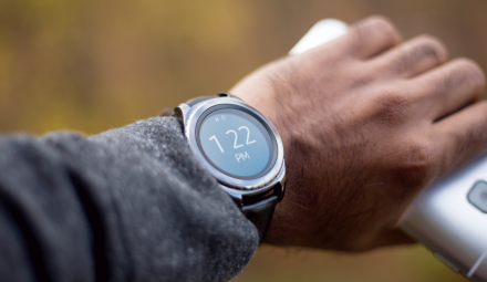 Smartwatch - płatności zbliżeniowe dzięki zegarkowi!