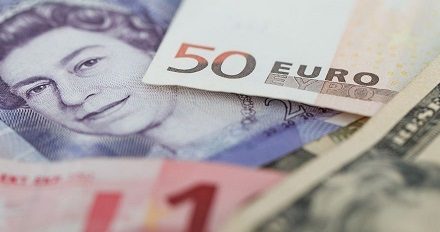 Jak uciec przed inflacją - obce waluty!