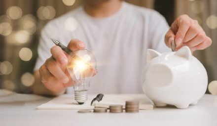 Jak oszczędzać pieniądze? 10 skutecznych pomysłów na odkładanie środków finansowych