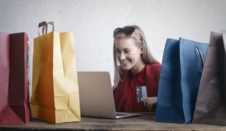 Dlaczego potrzebujesz osobnej karty do płatności online?