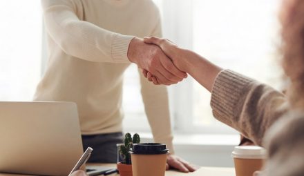 Co jest potrzebne do założenia konta w banku?