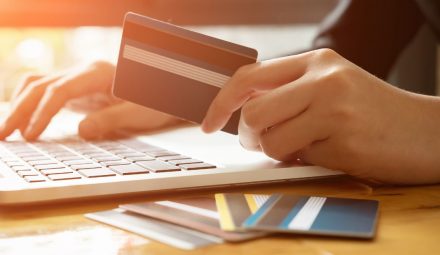 Ile idzie przelew z zagranicy na polskie konto?