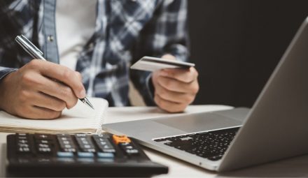 Opłata za przelew bankowy, czyli za co właściwie płacimy?