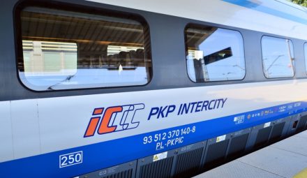 Promocja PKP Intercity na dwudziestolecie Polski w Unii Europejskiej. Tanie bilety na zagraniczne podróże