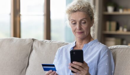 Bezpieczeństwo płatności kartą. Porady PKO BP