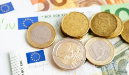 Spada poparcie dla wprowadzenia euro w Polsce. Wyniki najnowszego badania