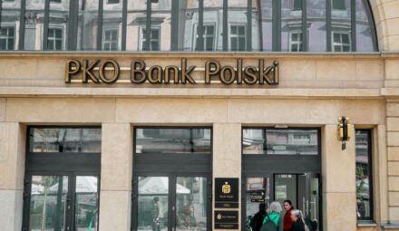 Nowa usługa w kantorze internetowym PKO BP. To społecznościowa wymiana walut