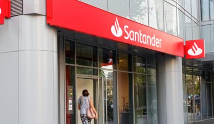 Niedostępność placówek bankowych. Komunikat Santander Bank Polska