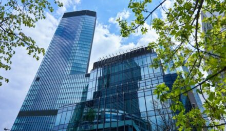 Porozumienie pomiędzy PKO BP a Polskim Holdingiem Nieruchomości. Dotyczy wynajmu biurowca