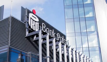 Konto firmowe w PKO BP – warunki, opłaty, promocje i opinia eksperta