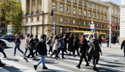 Preferencje bankowe Polaków. Z usług tylko jednego banku korzysta blisko połowa z nich