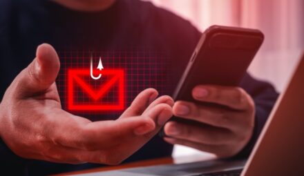 CERT Polska informuje o nowym sposobie oszustów. Fałszywe SMS-y