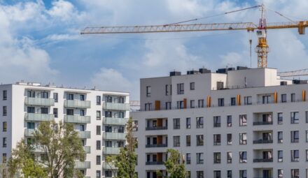 Popyt na mieszkania ma spadać. Prognozy PKO BP