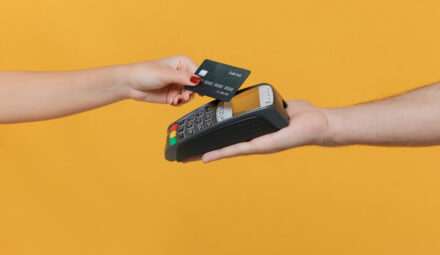 Carding - co to jest i jak się chronić?