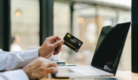 Gdzie jest kod PIN do karty bankomatowej?
