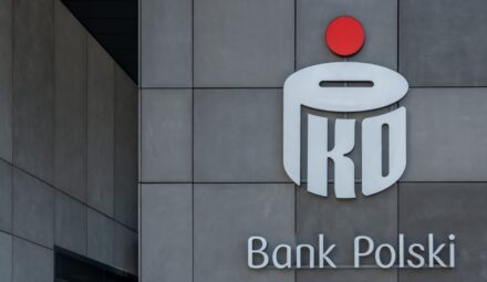 Rekompensaty za książeczki przedpłatowe PKO. Bank rozpoczyna wypłaty