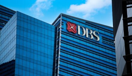 Kolejny bank planuje masowe zwolnienia. To DBS z Singapuru