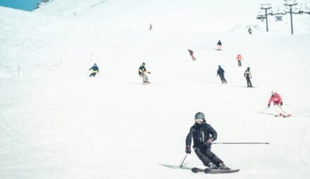 Ferie zimowe 2025. Kosztowne wyjazdy zniechęcają wielu