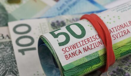Umowa o kredyt bankowy jest umową wzajemną. Uchwała Sądu Najwyższego