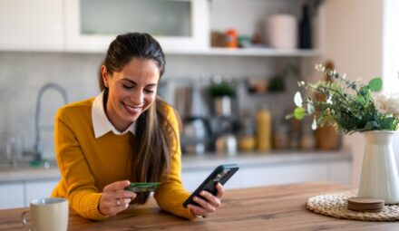 Jak usunąć historię konta bankowego? Czy da się to zrobić?