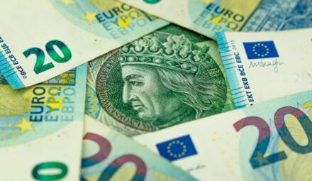 Polacy przeciwni wprowadzeniu euro. Najnowsze badanie
