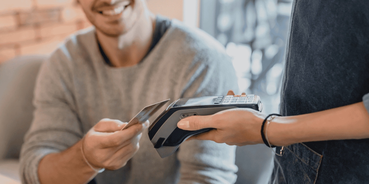 Szybkie płatności elektroniczne dominują w e-commerce. Badanie Banku Millennium