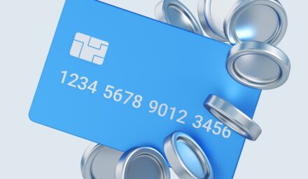 Karta debetowa — co to? Jak działają karty debetowe?