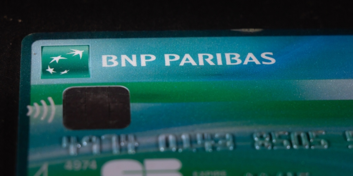 „Dobra karta” od Banku BNP Paribas. Instytucja promuje nową ofertę w segmencie kart kredytowych