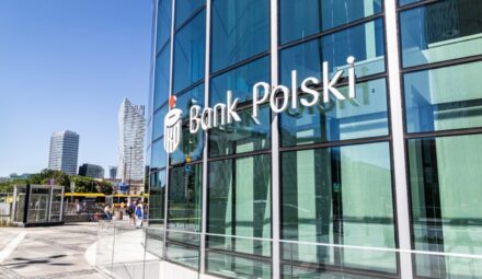 Największy bank w Polsce podsumował pierwszy kwartał. PKO BP umacnia pozycję lidera w kluczowych segmentach