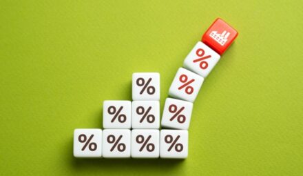 Terminowa spłata rat kredytu zagrożona? Co piąty Polak miał z nią problemy
