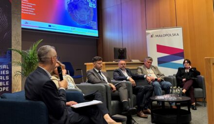 EUindTech2025 z udziałem Banku Millennium. Główny ekonomista banku moderatorem jednego z paneli
