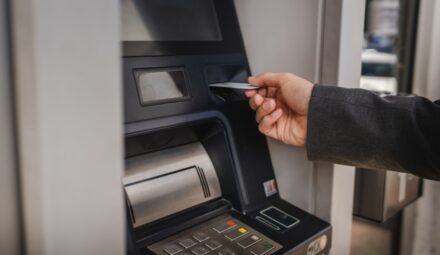 Bankomaty czekają zmiany. Wszystko za sprawą Unii Europejskiej