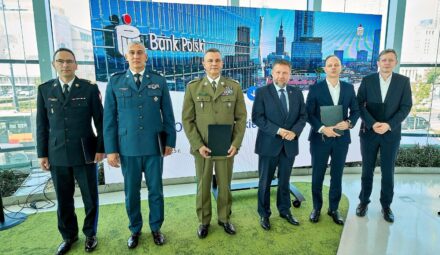 Służby mundurowe z większym wsparciem od PKO BP. Rozszerzenie oferty