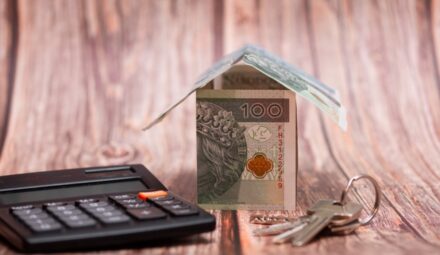Kredyty hipoteczne w Polsce wciąż jednymi z najdroższych w Europie. Trudna walka z marżami banków