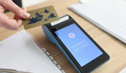 Transakcja odrzucona — jak postępować w przypadku odrzuconej transakcji kartą?