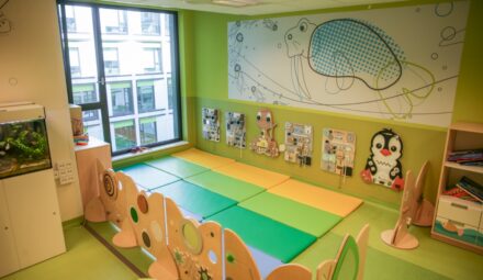 Nowy Klub Płomyka dla dzieci w warszawskim Oddziale Onkologii Dziennej. Inicjatywa Fundacji Santander
