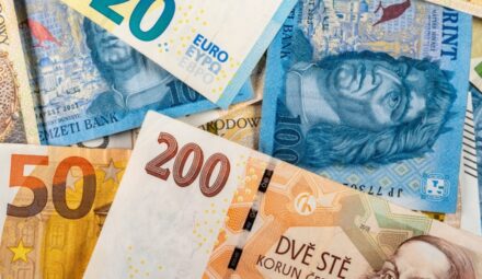 Waluty Europy Środkowej rosną w siłę. Polski złoty i nie tylko