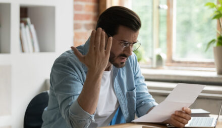 Otwierasz nowe konto w banku? Te 5 błędów może kosztować Cię setki złotych