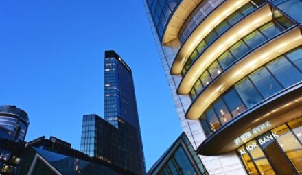 Zysk netto Alior Banku ze spadkiem w 2025 roku. Bank spełnia warunki do wypłaty dywidendy