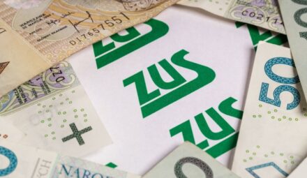 ZUS trzyma pieniądze po Twoich bliskich. Zobacz, jak w kilku krokach odebrać środki z subkonta