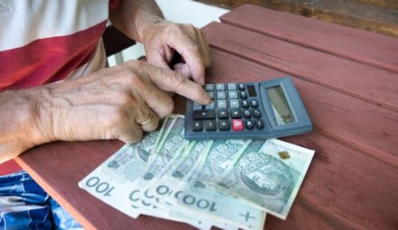 Nawet 500 zł więcej do emerytury co miesiąc. Wybierz ten termin