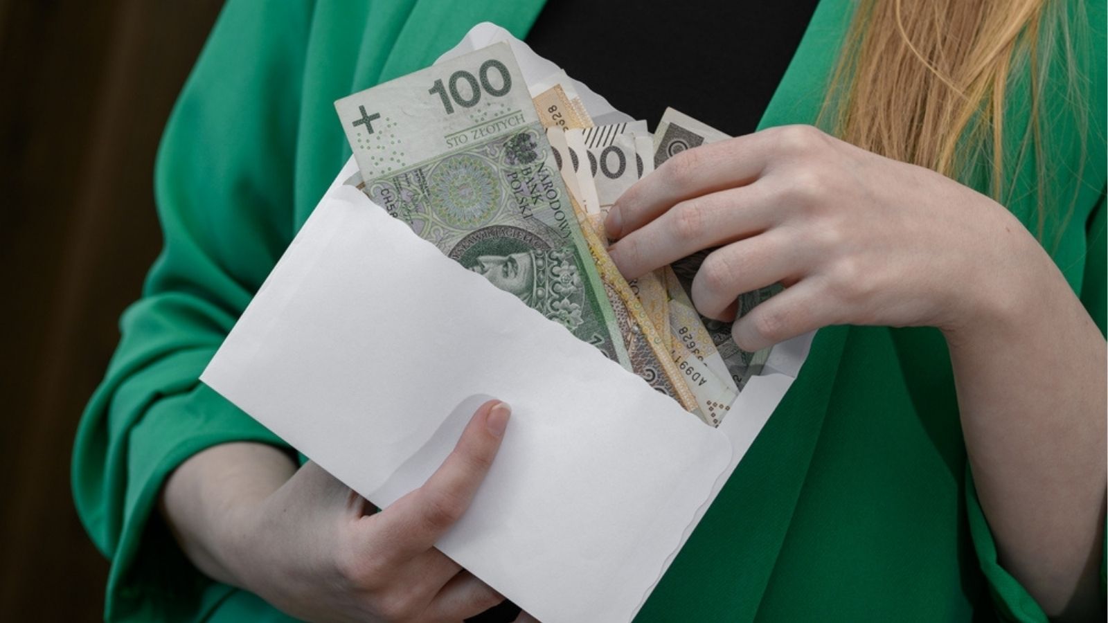 polacy trzymają fortunę w gotówce