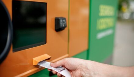 Koniec z papierowymi bonami. Pieniądze za kaucję trafią bezpośrednio na Twoją kartę!