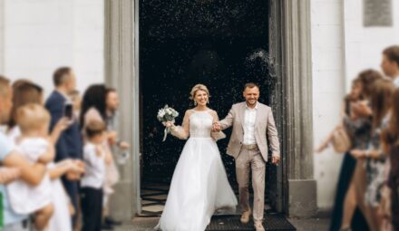Zmiana nazwiska po ślubie a formalności bankowe - o czym warto pamiętać?