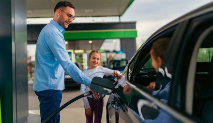 Tańsze tankowanie na Shell, Circle K, BP i Orlenie. Znamy zasady i limity nowych akcji