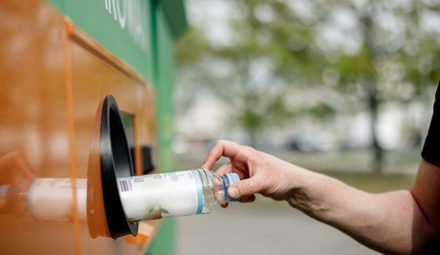 Rekord kaucji w Biedronce pobity. Nowe zasady ułatwią zakupy każdemu