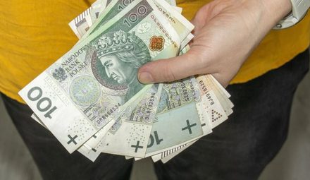 Płaca minimalna 2027 zatwierdzona. Tyle dokładnie wpłynie na konto od stycznia