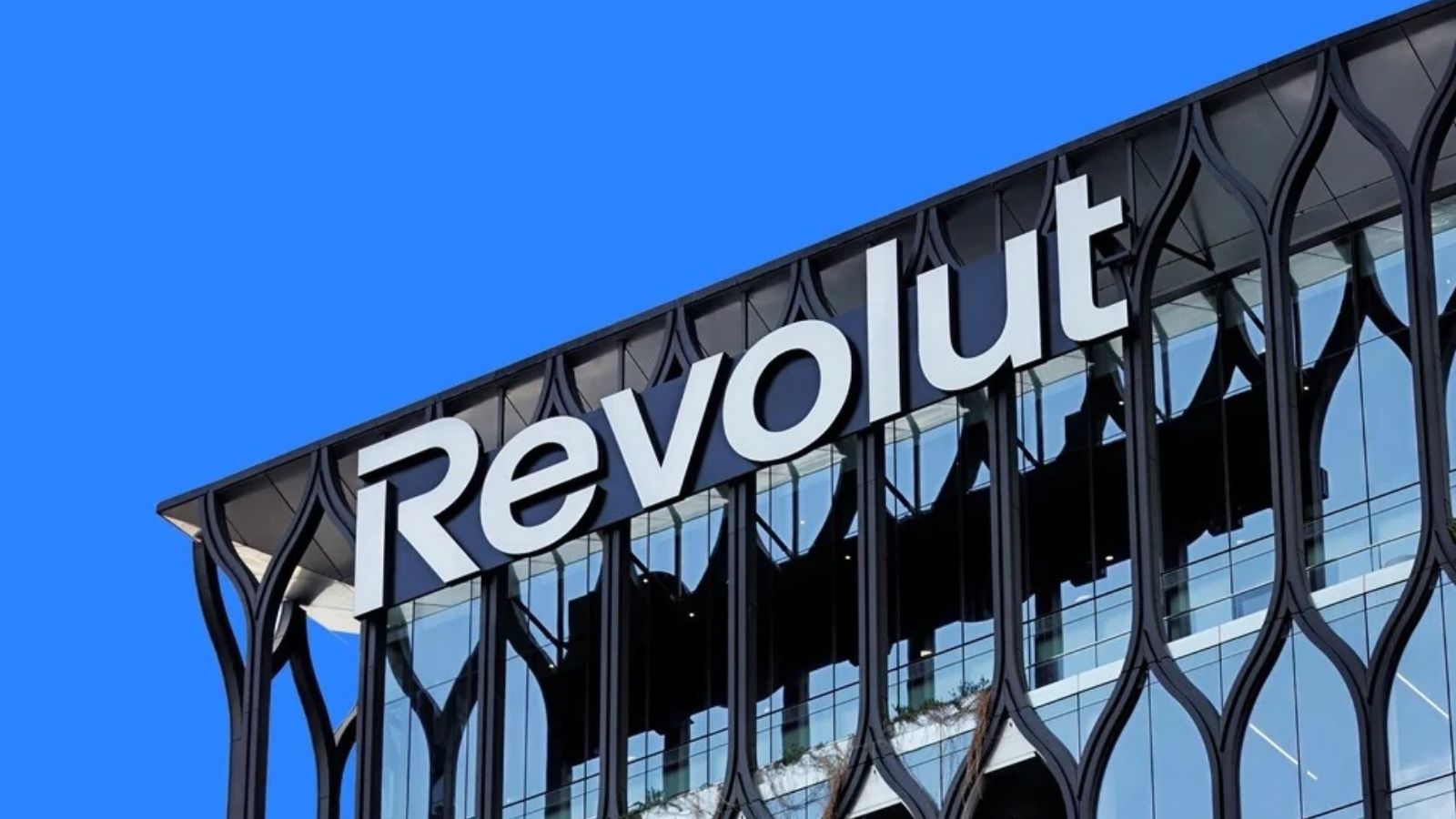 Revolut wchodzi w startupy