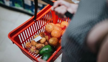 Auchan najtańszy, Netto najdroższe. Nowy raport ujawnia przepaść w cenach
